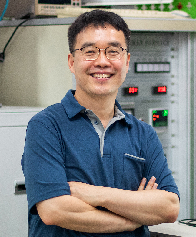 Dr. Keeseong Park