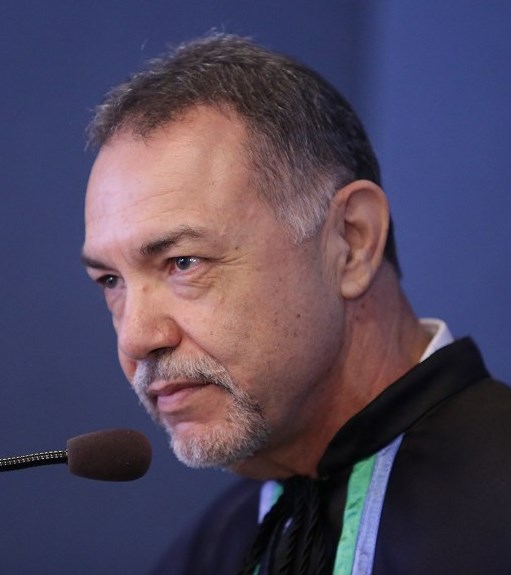 Prof. Paulo César DE MORAIS