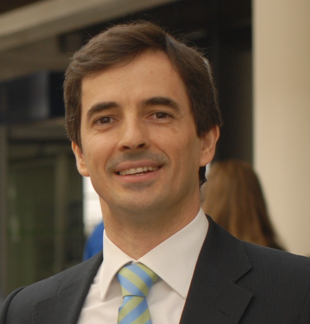 Prof. Paulo Flores